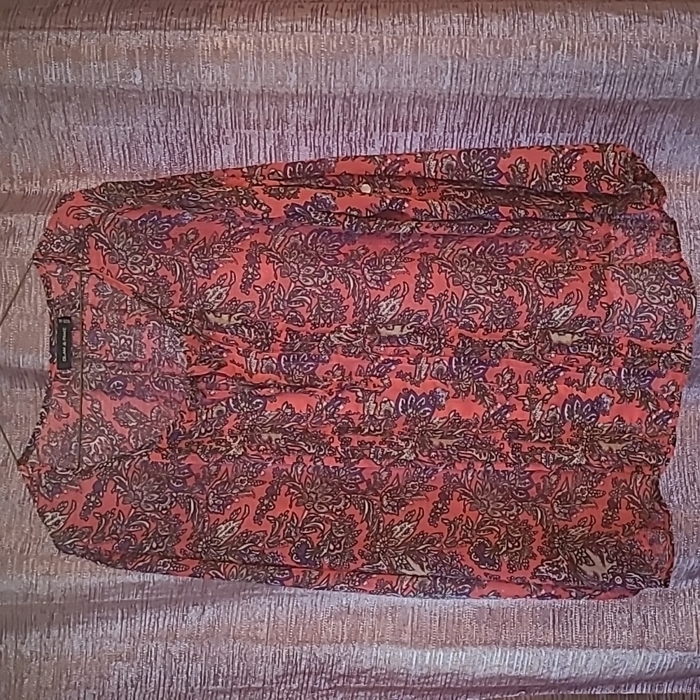 Glam & Fame womans blouse. Size xlarge.